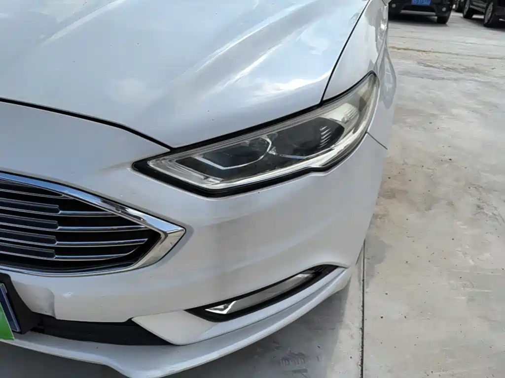 Ford Mondeo 2017 — фото 24