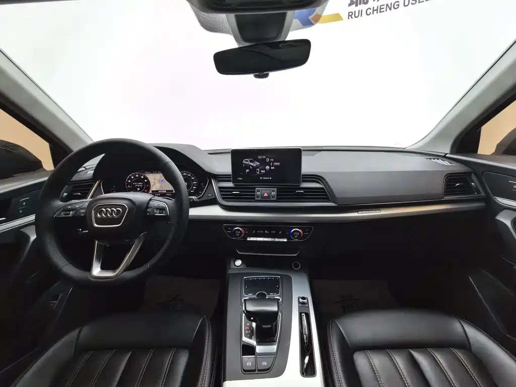 Audi Q5L 2020 — фото 14