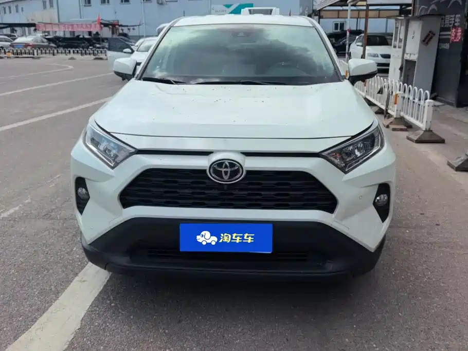 Toyota RAV4 2020 — фото 2