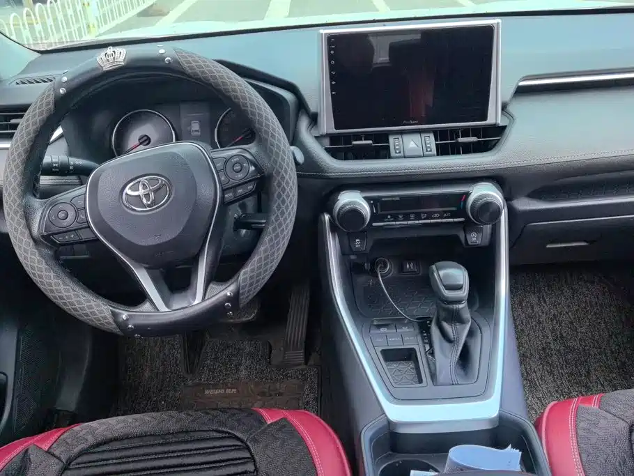 Toyota RAV4 2020 — фото 12