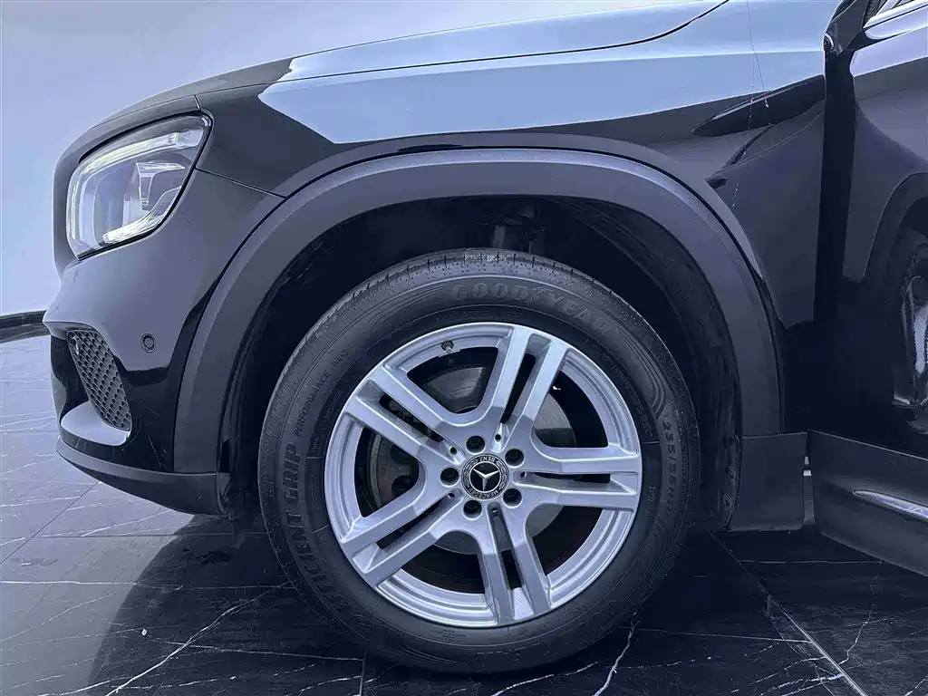 Mercedes-Benz GLB 2023 — фото 18