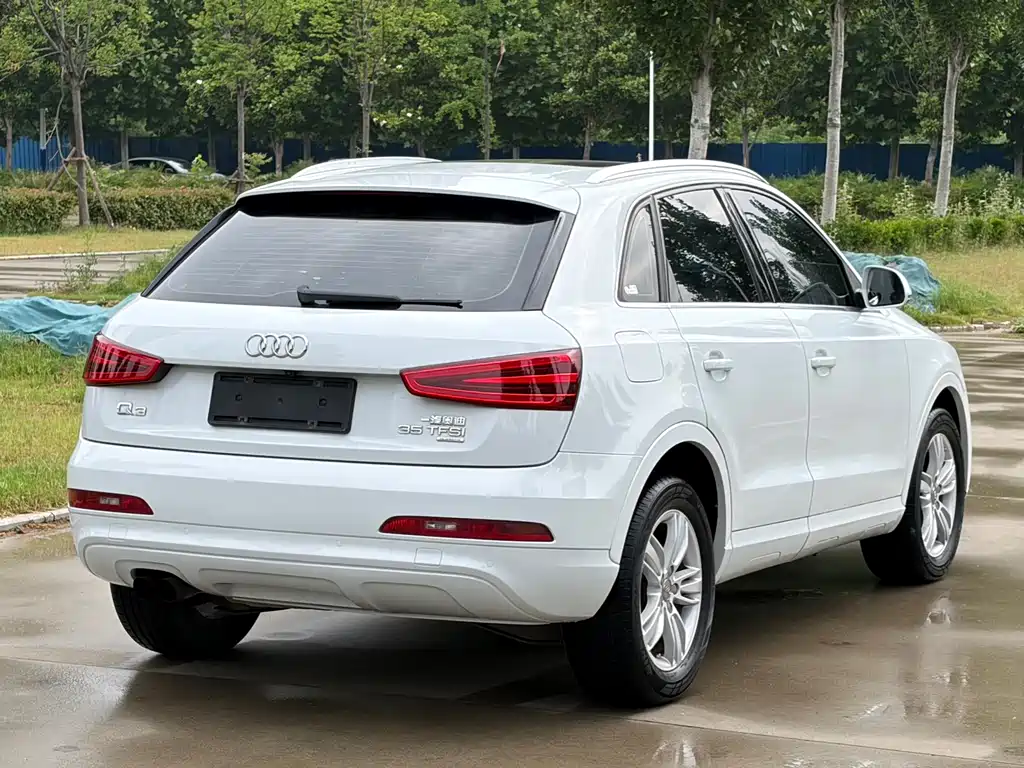 Audi Q3 2016 — фото 17