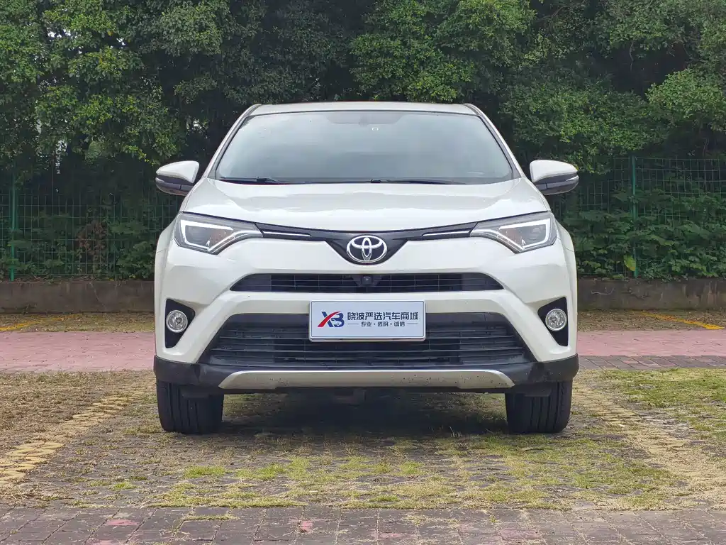 Toyota RAV4 2017 — фото 5