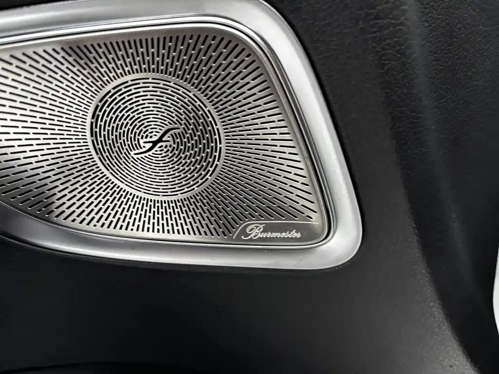 Mercedes-Benz C-Class 2024 — фото 12