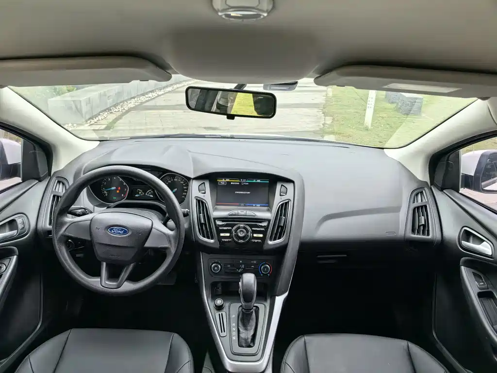 Ford Focus 2016 — фото 13