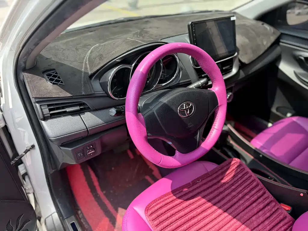 Toyota Yaris L 2021