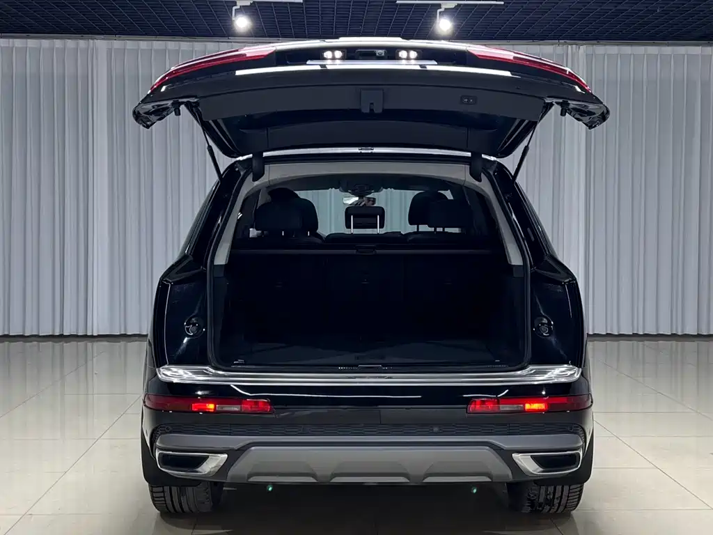 Audi Q7 2020 — фото 6