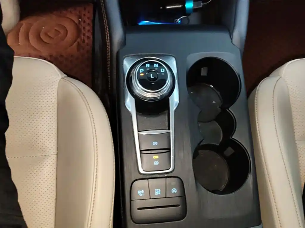 Ford Focus 2021 — фото 14