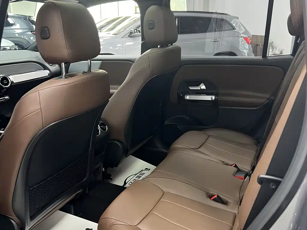 Mercedes-Benz GLB 2022 — фото 15