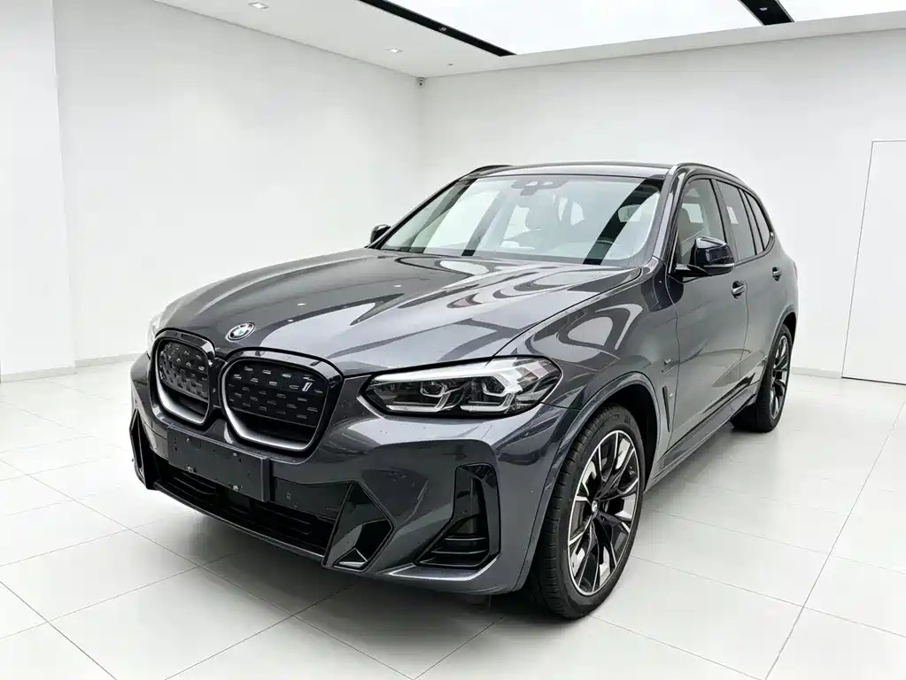BMW iX3 2023