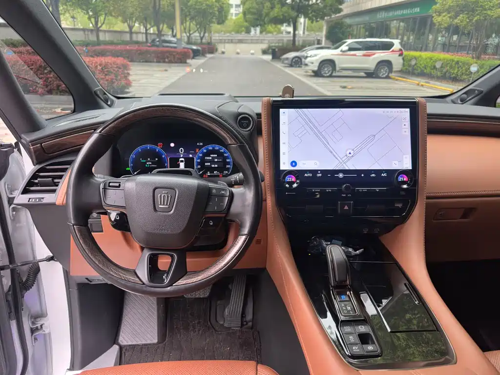 Toyota Vellfire 2024 — фото 14