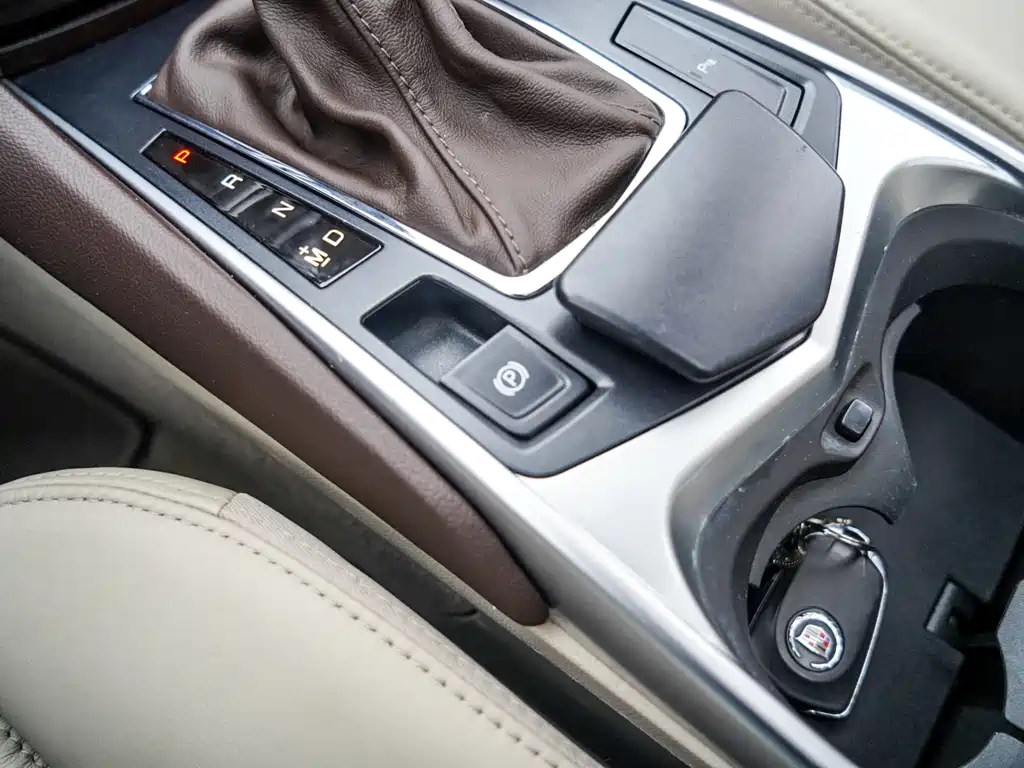 Cadillac SRX 2015 — фото 17