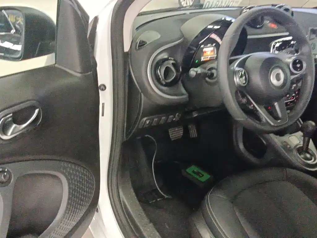 smart Fortwo 2019 — фото 16