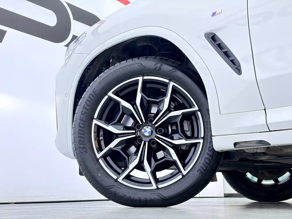 BMW X4 2023 — фото 19
