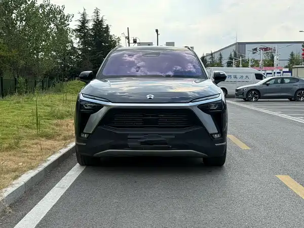 NIO ES8 2021
