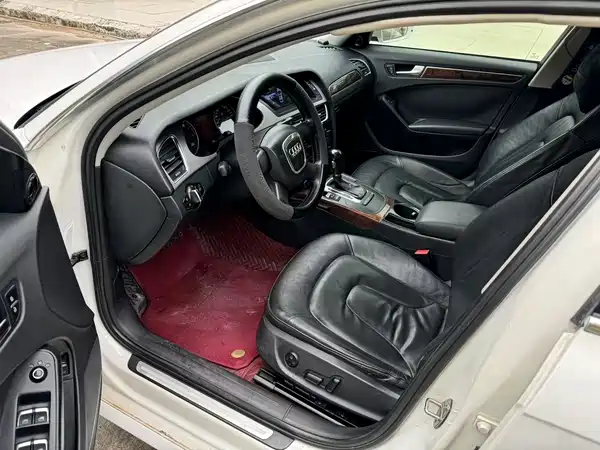 Audi A4L 2011