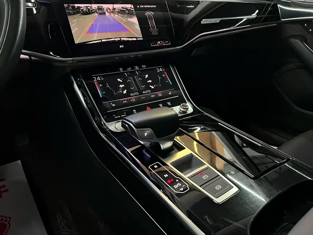 Audi A8 2019 — фото 11