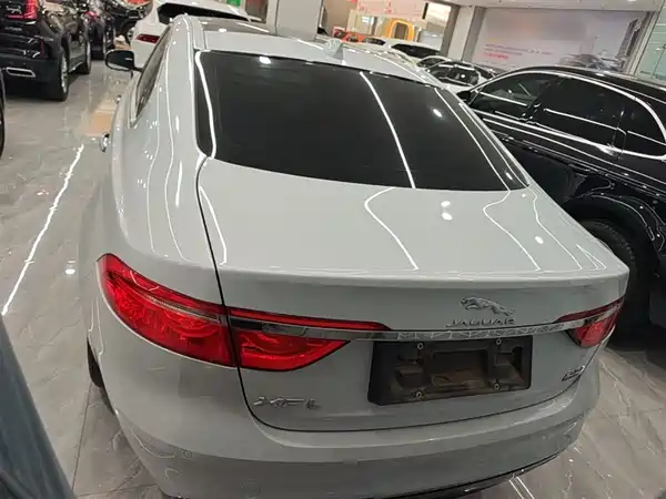 Jaguar XFL 2020