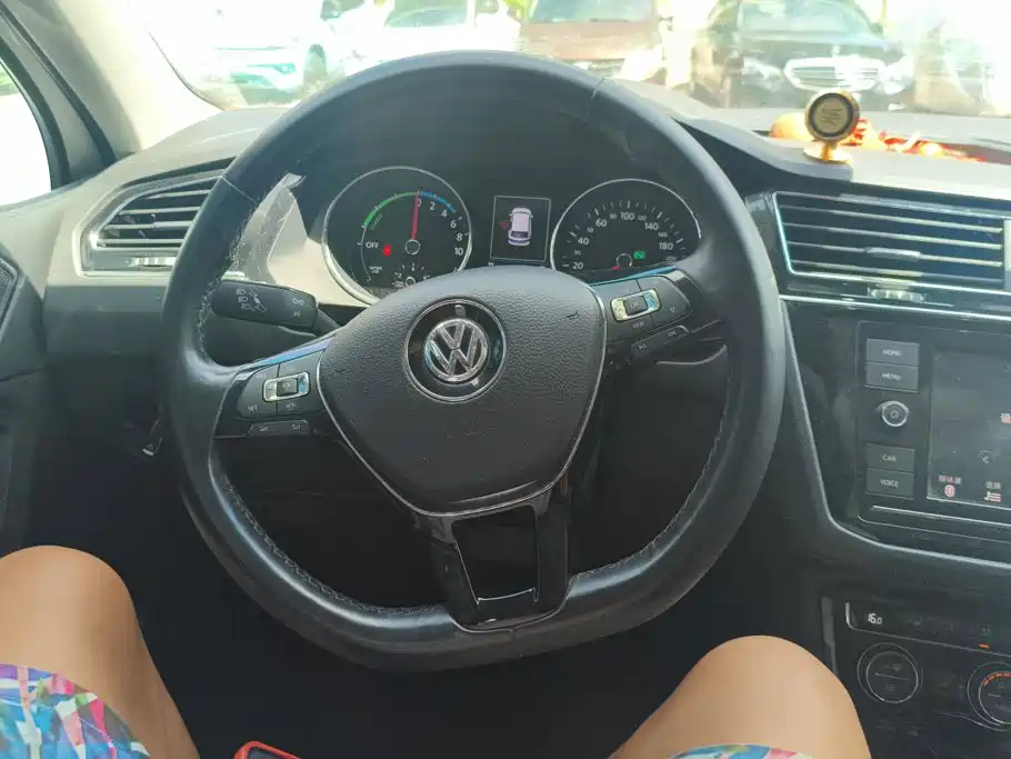 Volkswagen Tiguan L Plug-In Hybrid 2019 — фото 15