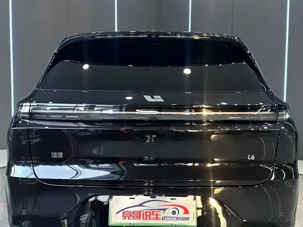 Li Auto L6 2025