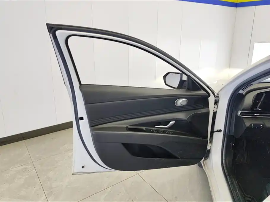 Hyundai Elantra 2021