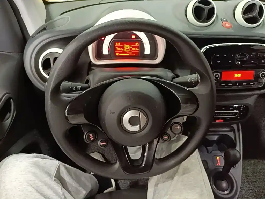 smart fortwo 2018 — фото 11