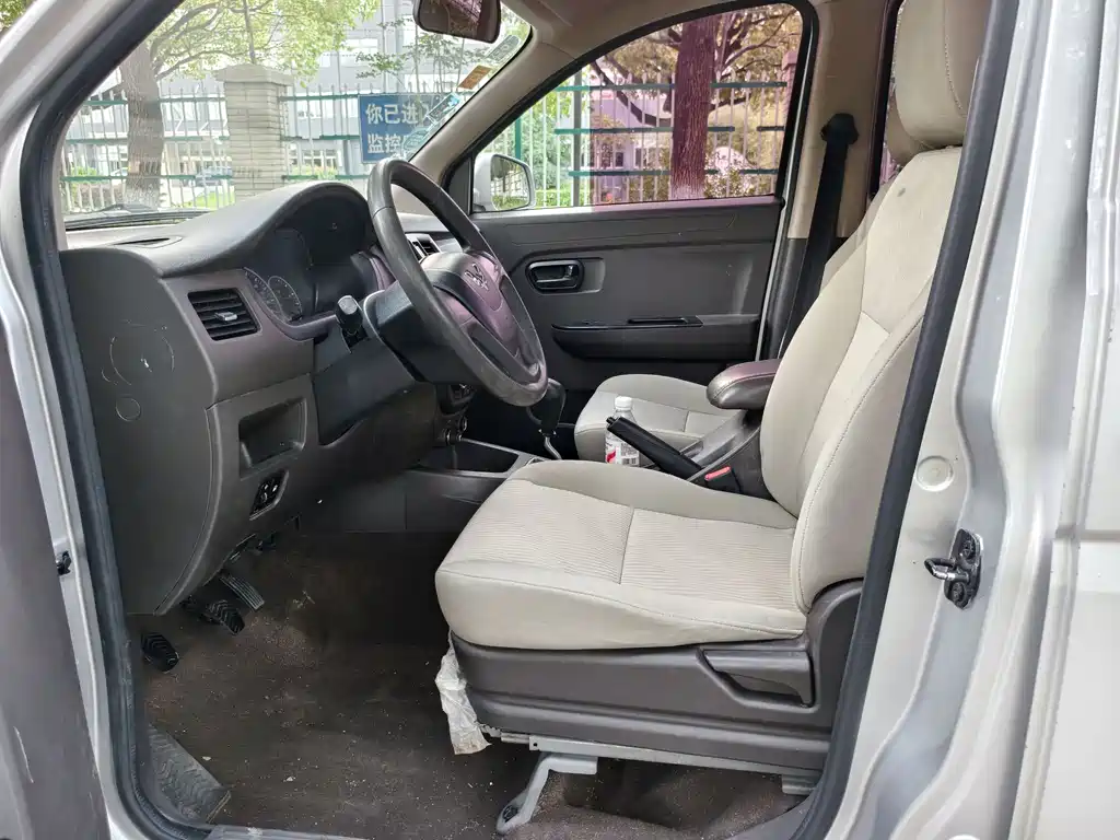 Wuling Rongguang V 2018