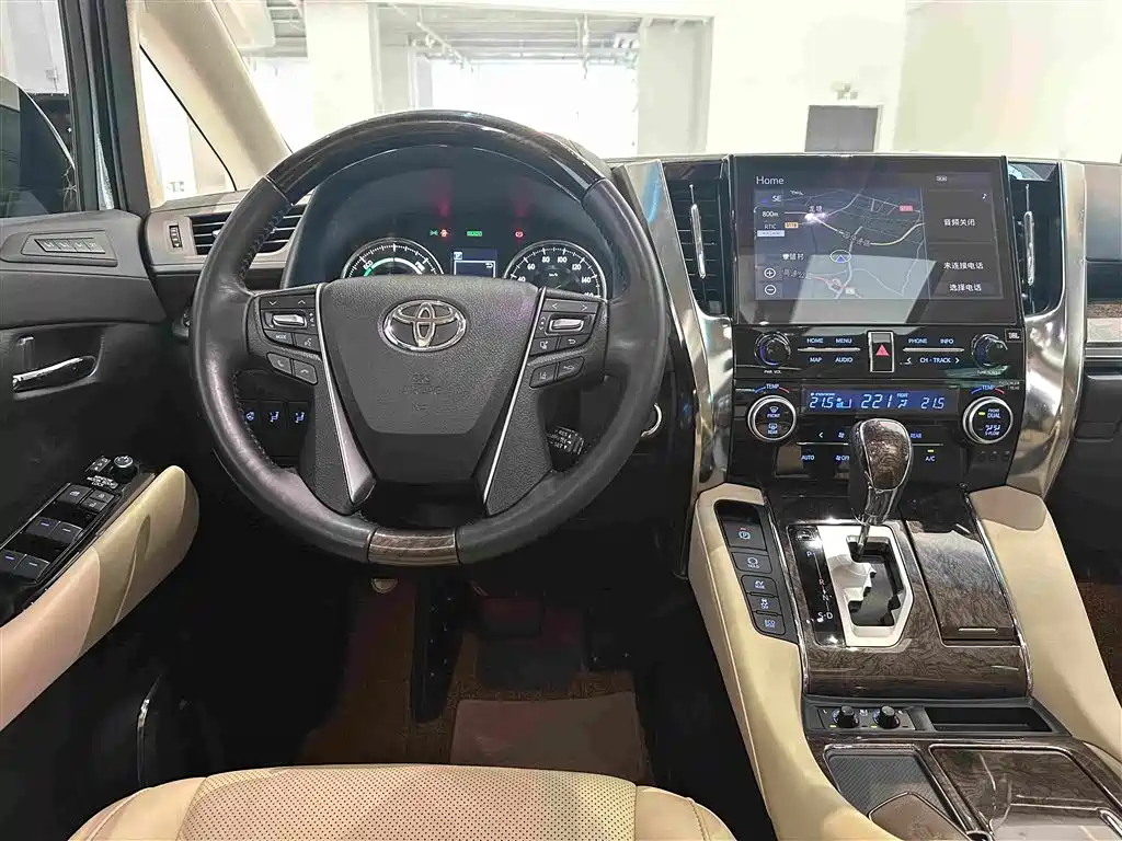 Toyota Vellfire 2022 — фото 17
