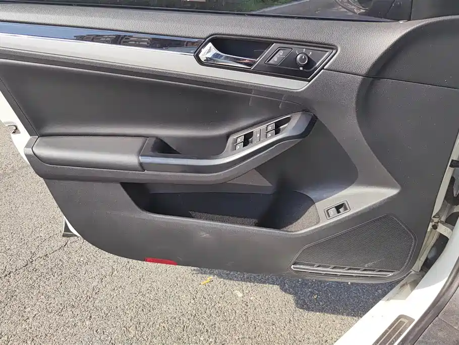 Volkswagen Sagitar 2019