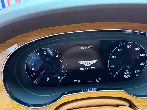 Bentley Bentayga Plug-In Hybrid 2021