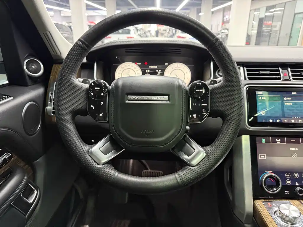 Land Rover Range Rover 2018 — фото 18