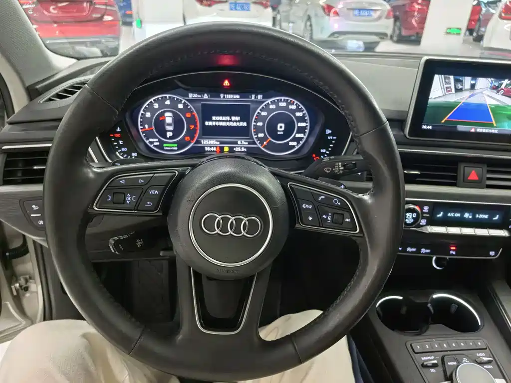 Audi A4L 2017 — фото 11