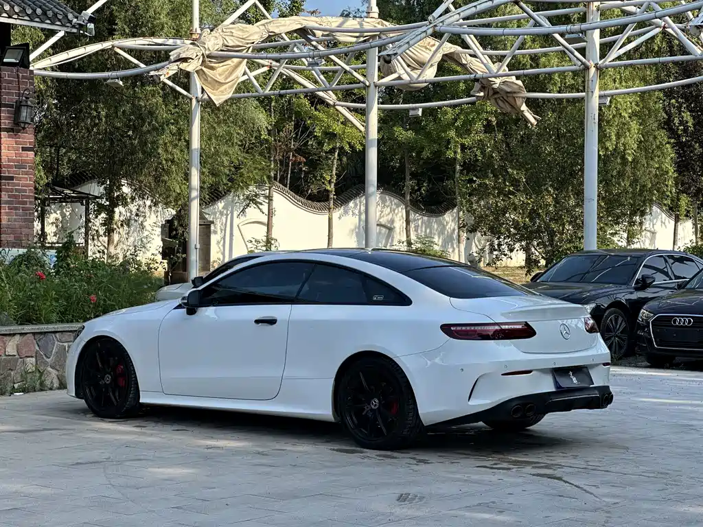 Mercedes-Benz E-Class 2022