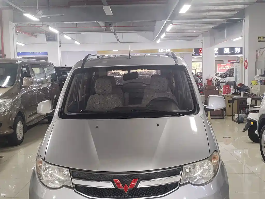 Wuling Hongguang 2016 — фото 1