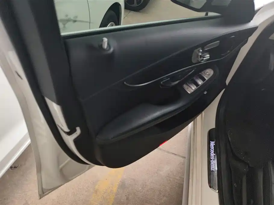 Mercedes-Benz C-Class 2020
