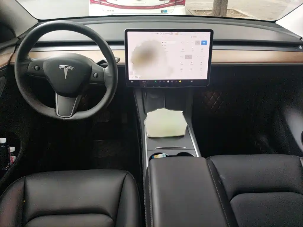 Tesla Model Y 2021 — фото 13