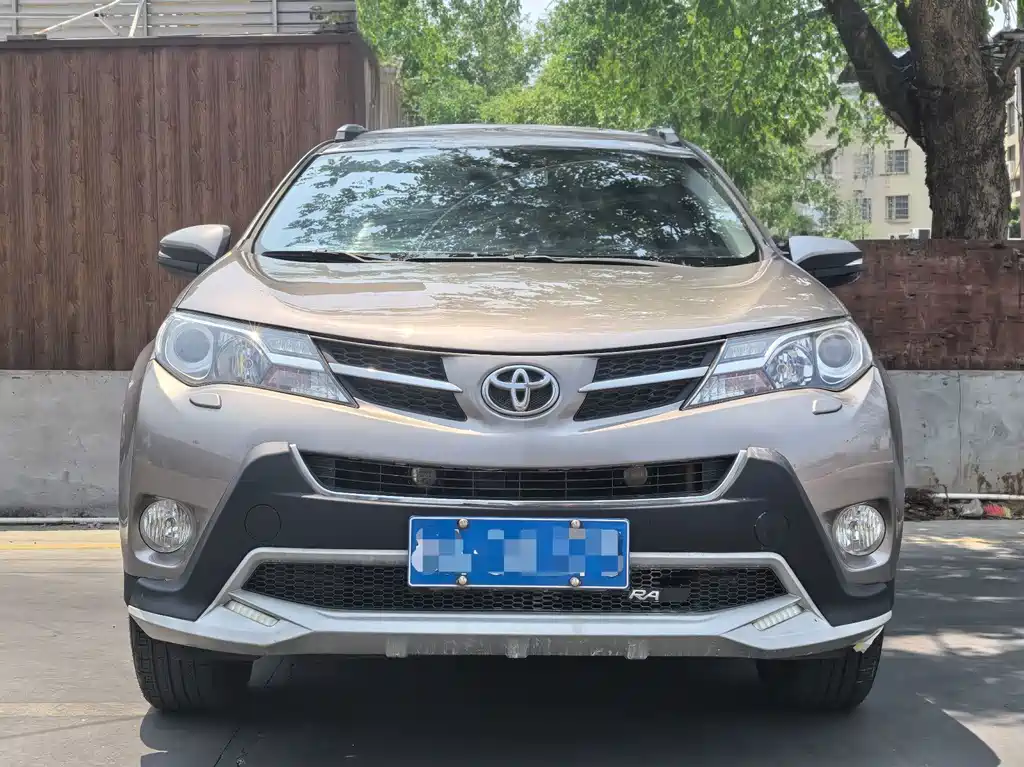 Toyota RAV4 2014 — фото 2