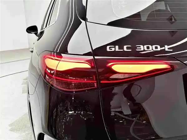 Mercedes-Benz GLC 2025