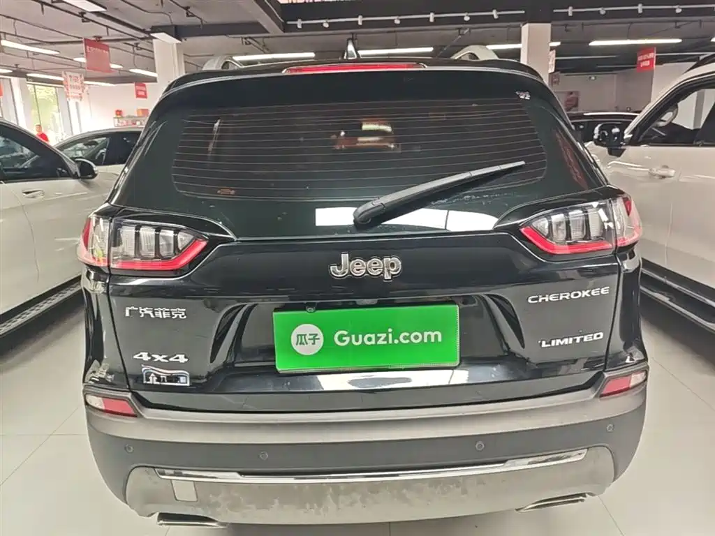 Jeep Cherokee 2019 — фото 6