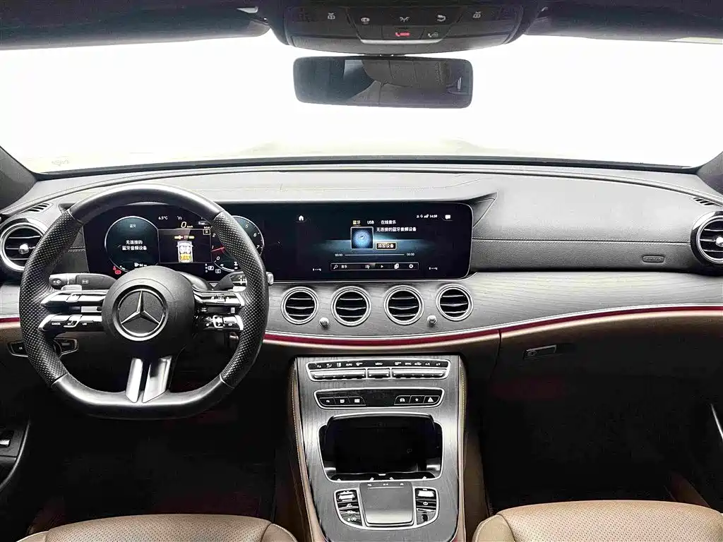 Mercedes-Benz E-Class 2024 — фото 11