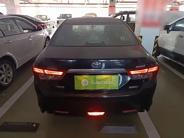 Toyota Reiz 2014