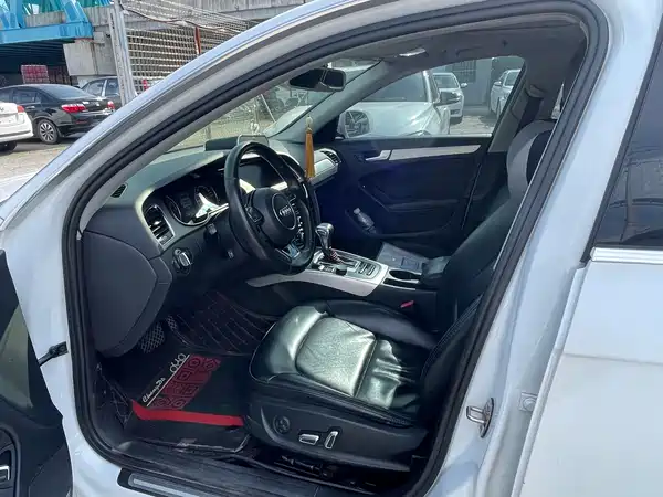 Audi A4L 2014