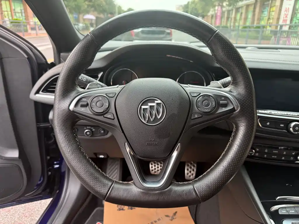 Buick Regal 2018 — фото 11