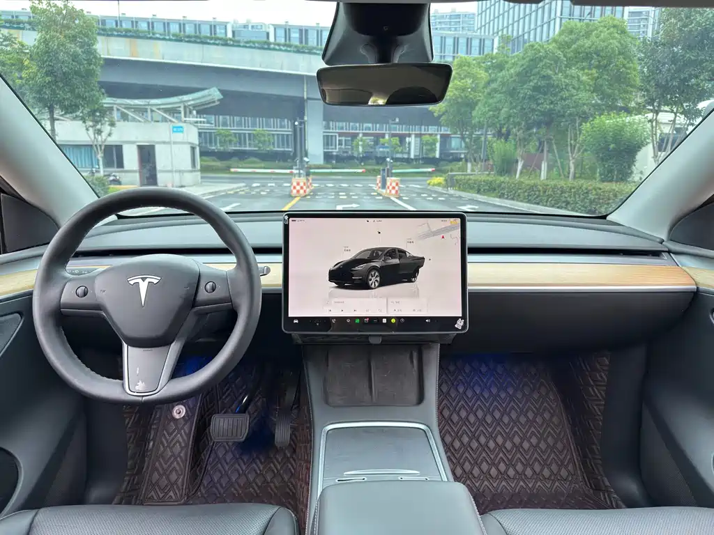 Tesla Model Y 2022 — фото 14