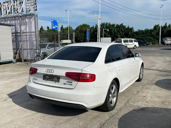 Audi A4L 2014