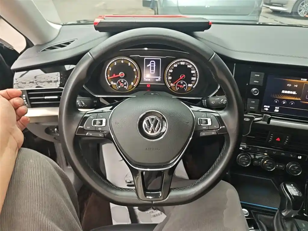 Volkswagen Passat 2019 — фото 11