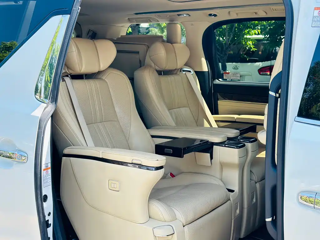 Toyota Alphard 2019 — фото 8