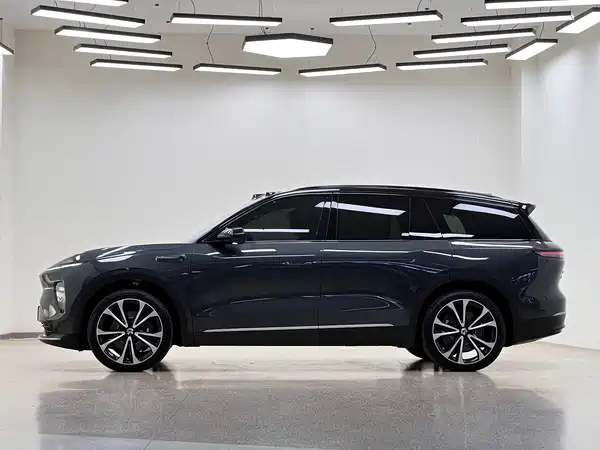 NIO ES8 2023