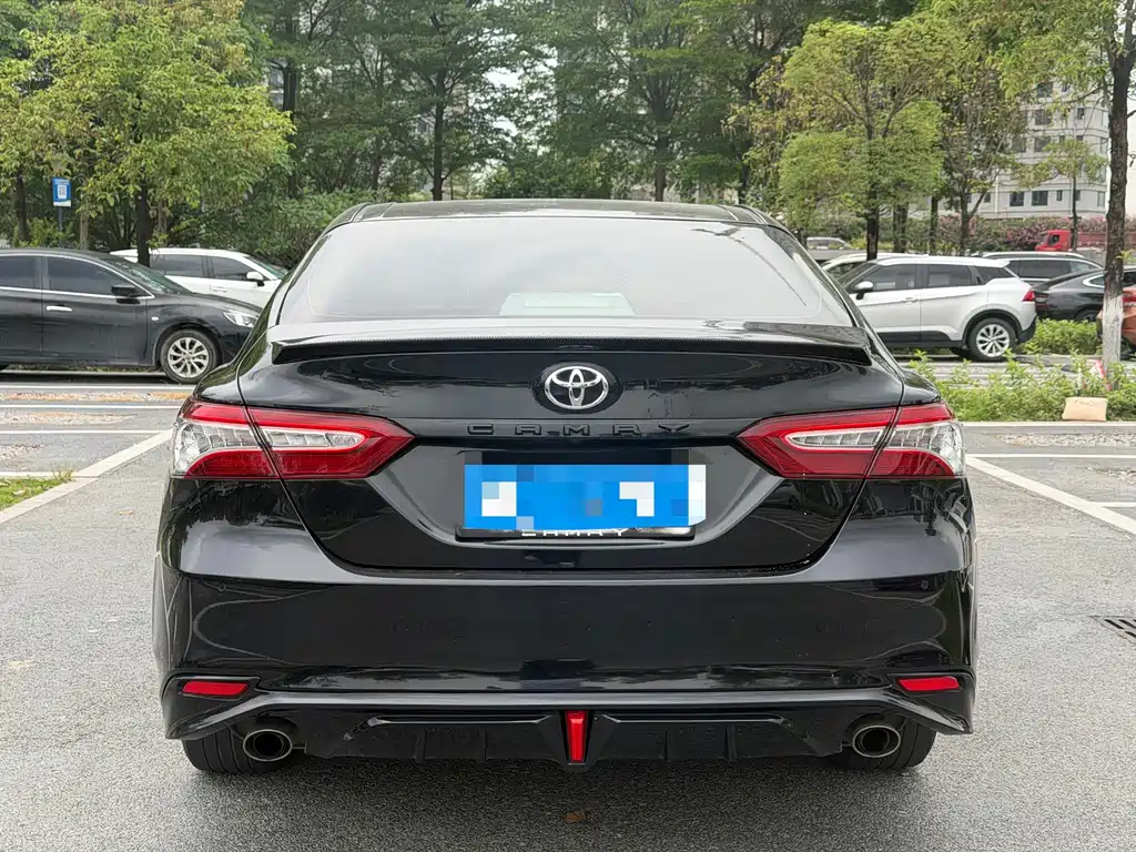 Toyota Camry 2020 — фото 4