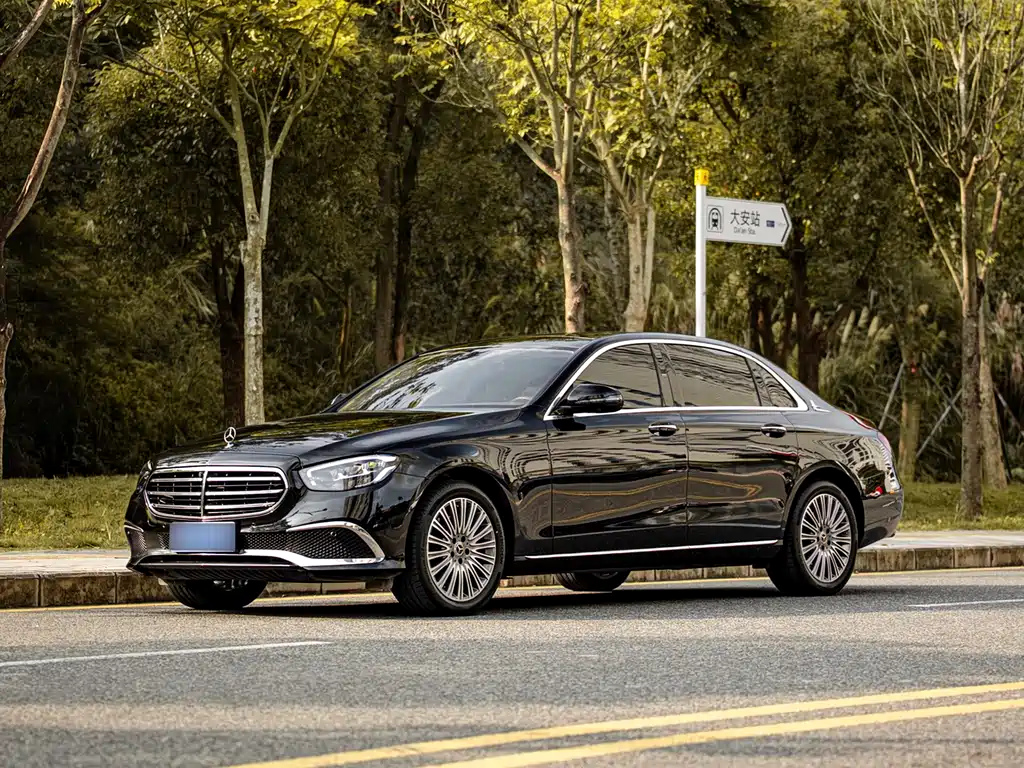 Mercedes-Benz E-Class 2022 — фото 1